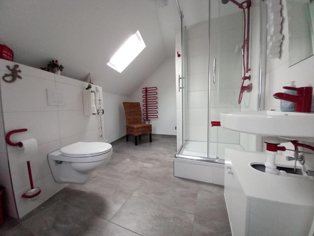 Ferienwohnung Im Roten Haus, Die Therme Ist Fusslaeufig In Wenigen Minuten Erreichbar Bad Ems Exterior foto
